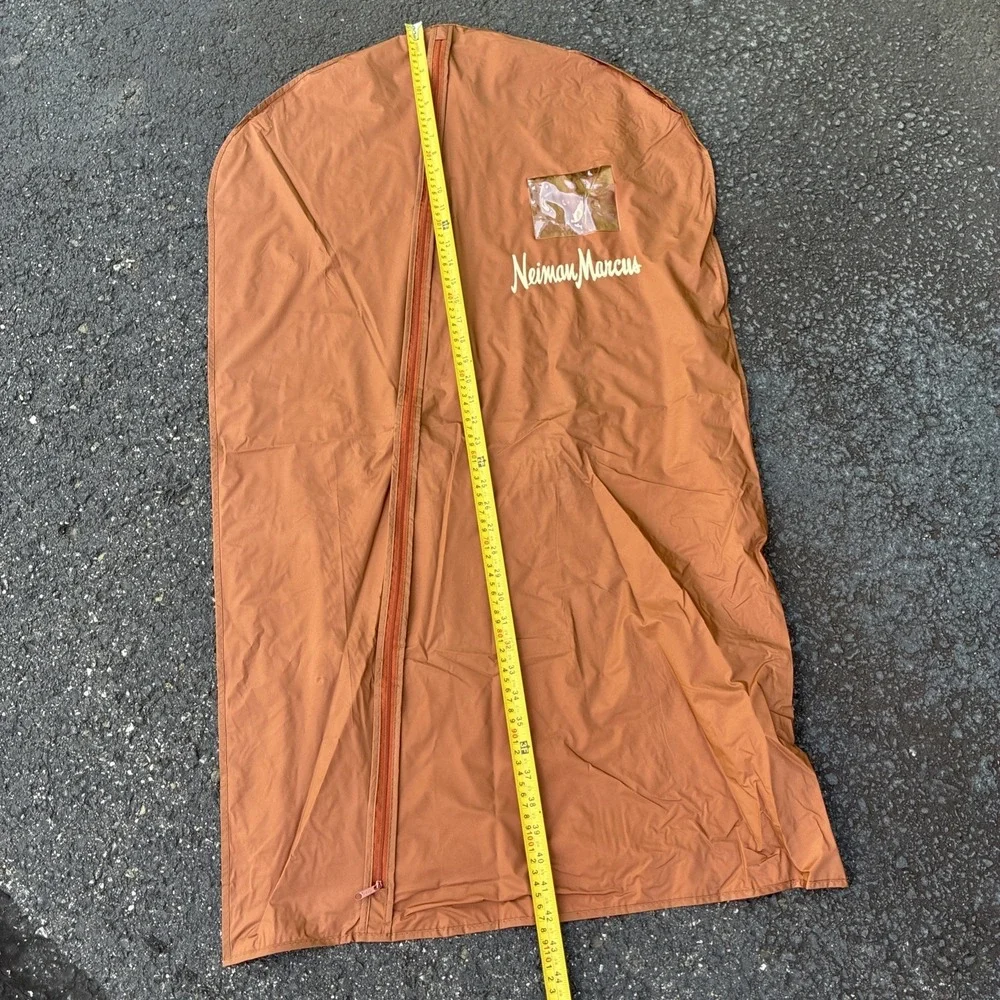 Neiman Marcus Brown Garment / Travel Suit Bag Zip Waterproof 42